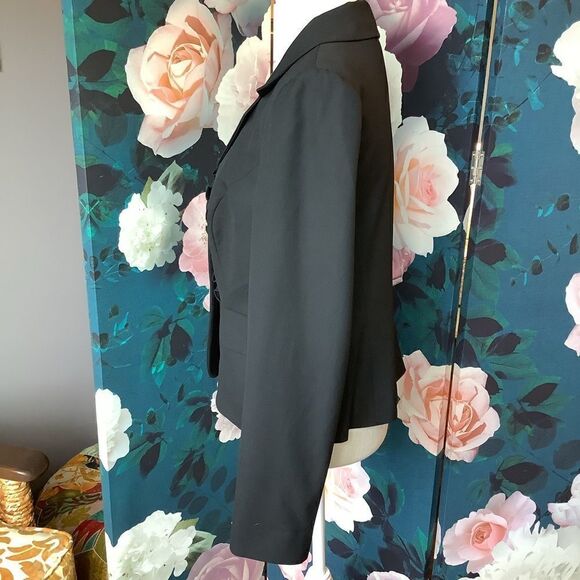 The Limited Collection Black Blazer - Picture 3 of 4